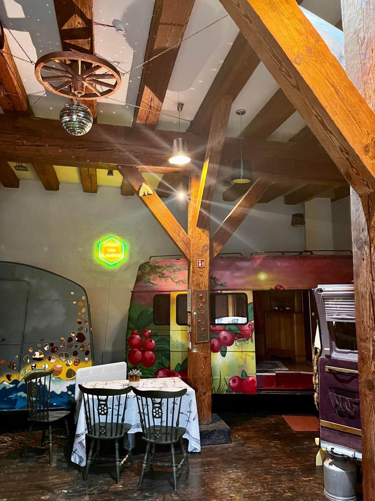 Khách sạn Urban Glamping